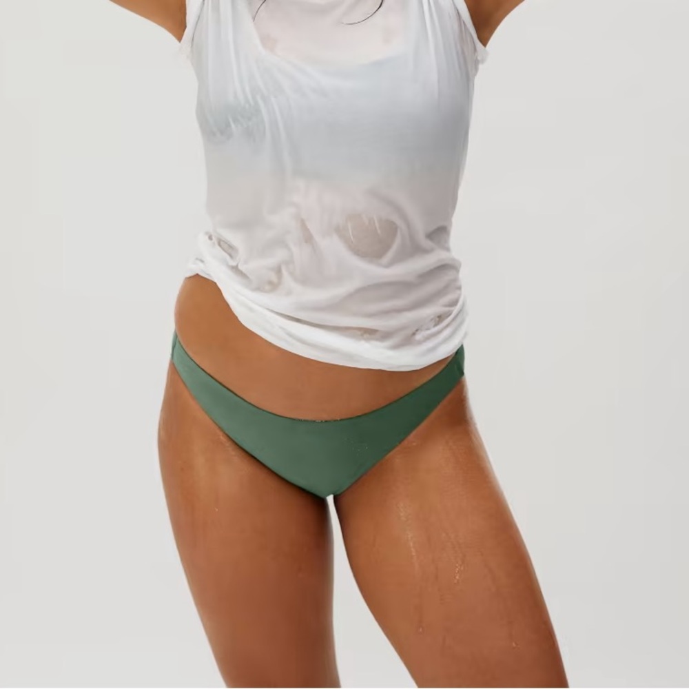 Everlane 👖 The Bikini Bottom